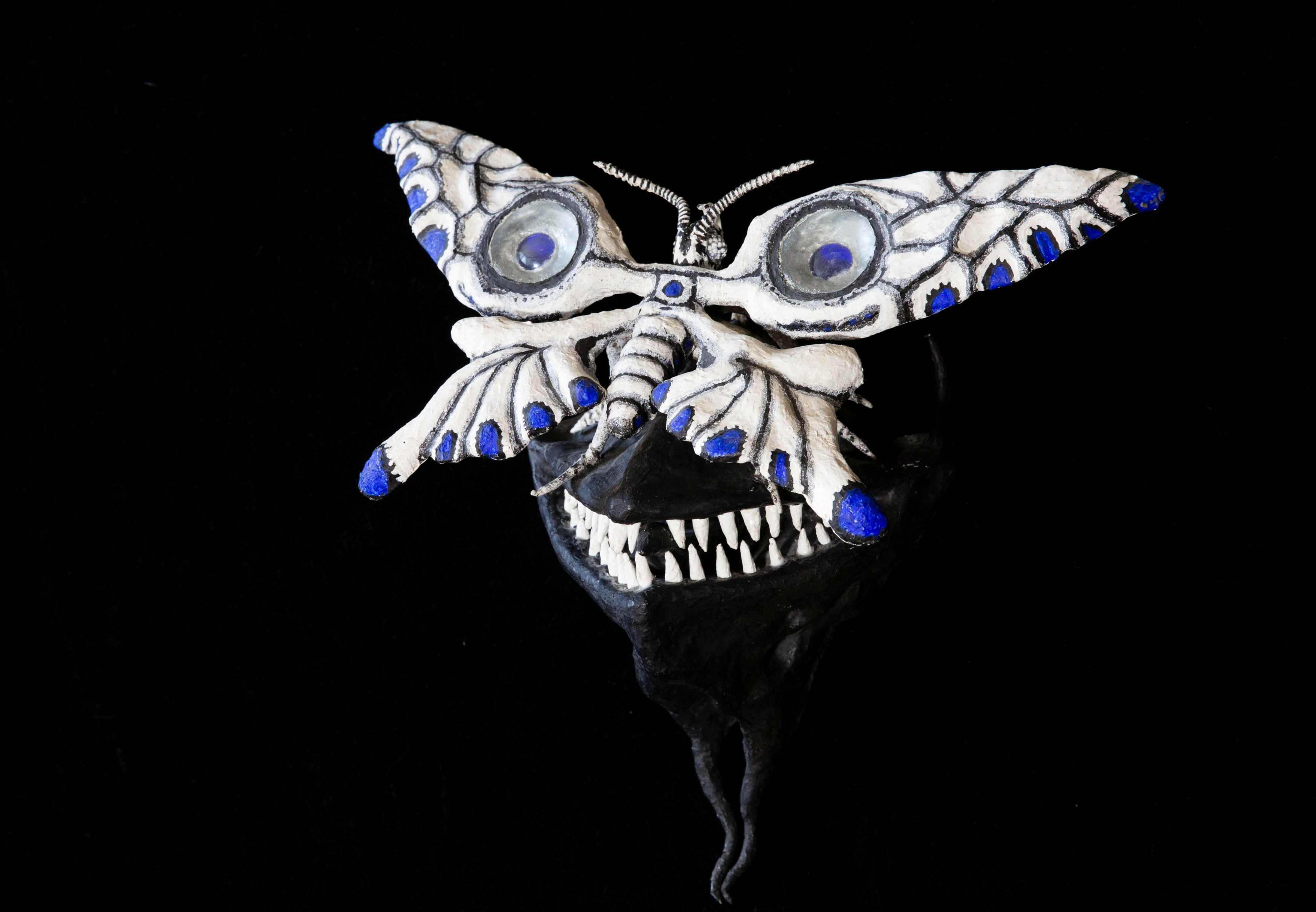 Бабочка и мрак - маска Александра Катеруши (www.fisionomicus.com)