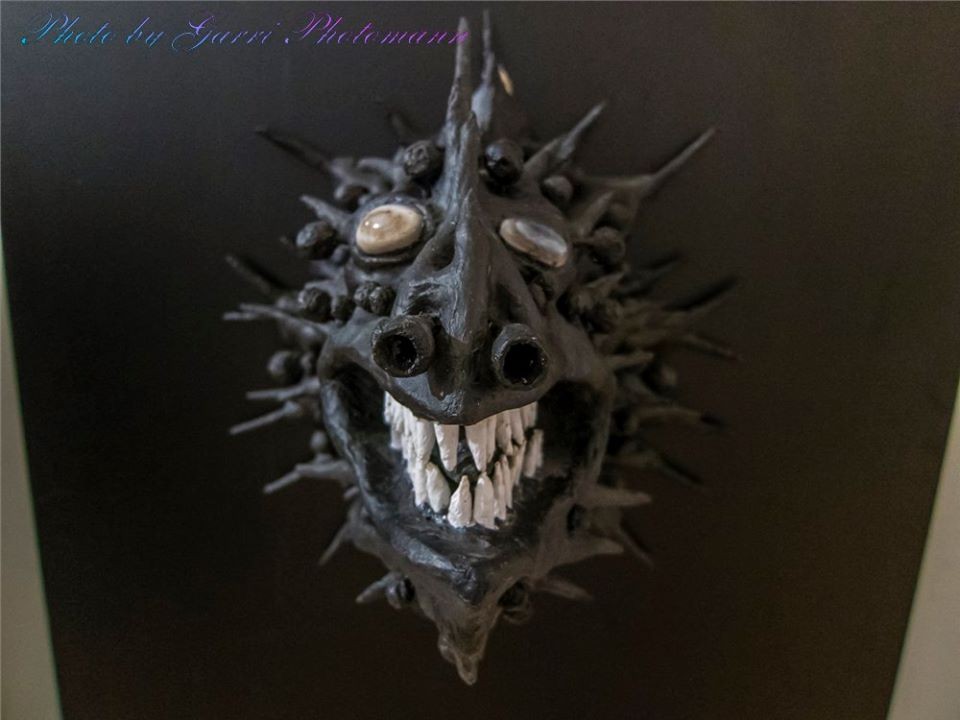 Дракон с двумя шеями - маска Александра Катеруши (www.fisionomicus.com)